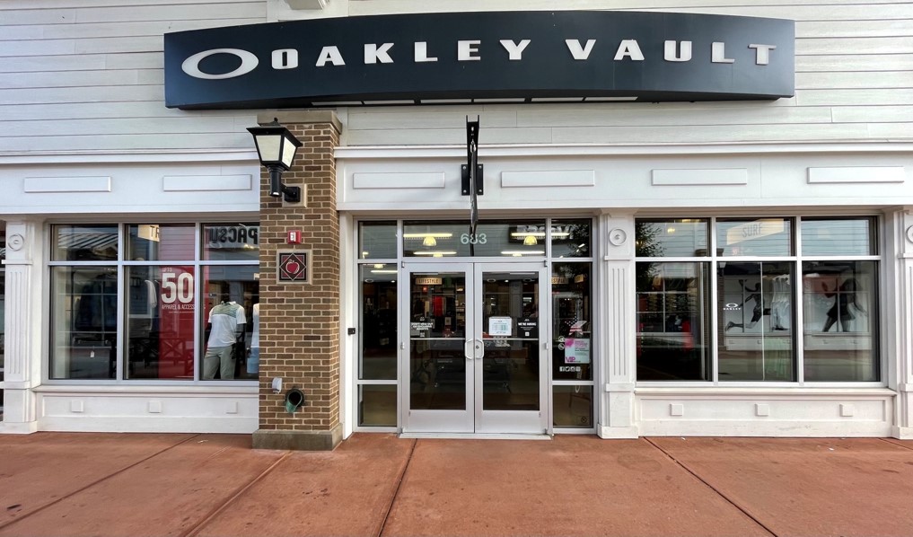 Oakley Vault, 80 Premium Outlet Blvd Merrimack, NH